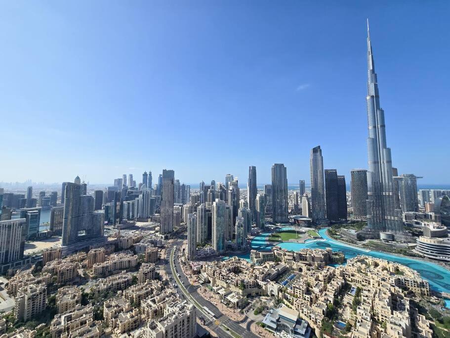 Brown Stone Holiday Homes Burj Khalifa View Dubai Exterior photo